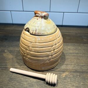 Frankoma Pottery Beehive Honey Pot No. 803 Jar & Lid Desert Gold